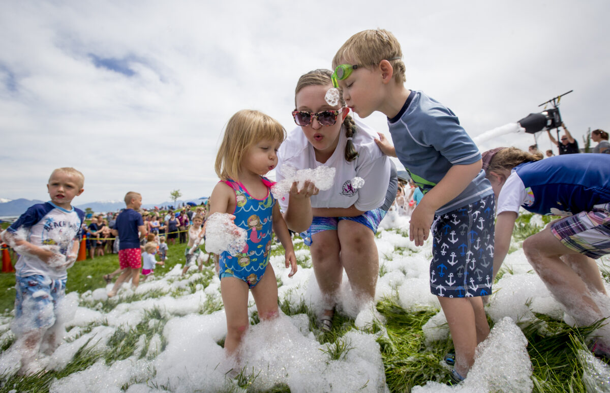 Festival Flashback Residents of Saratoga Springs make a big Splash